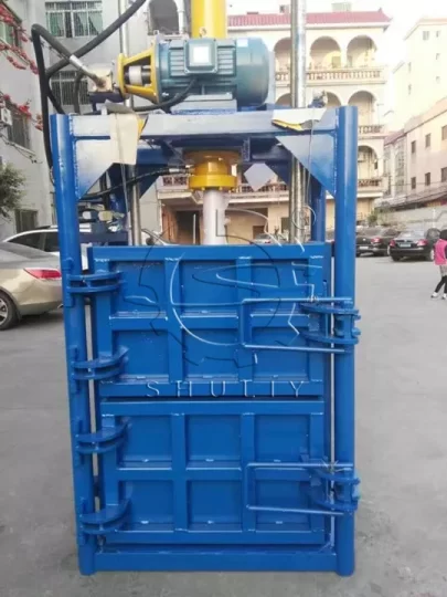 vertical hydraulic baler