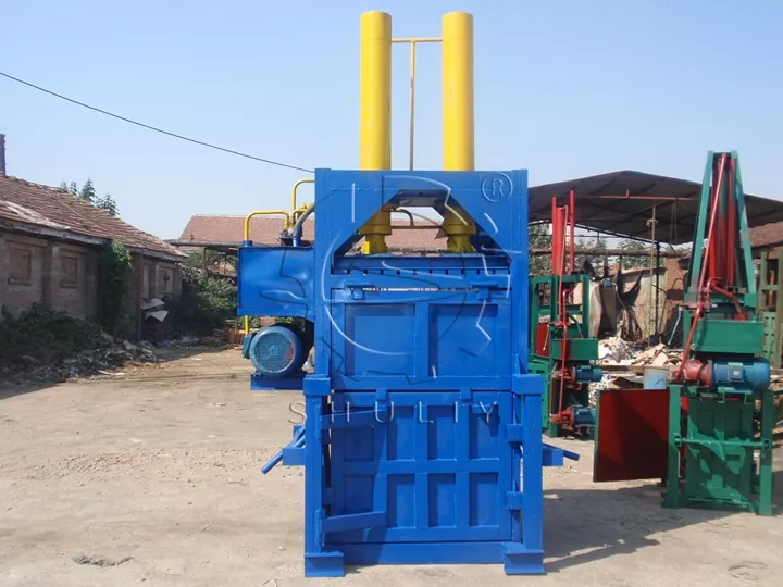 hydraulic baling machine