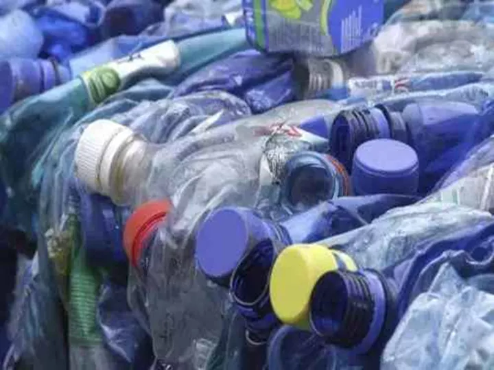 botellas de plastico de desecho