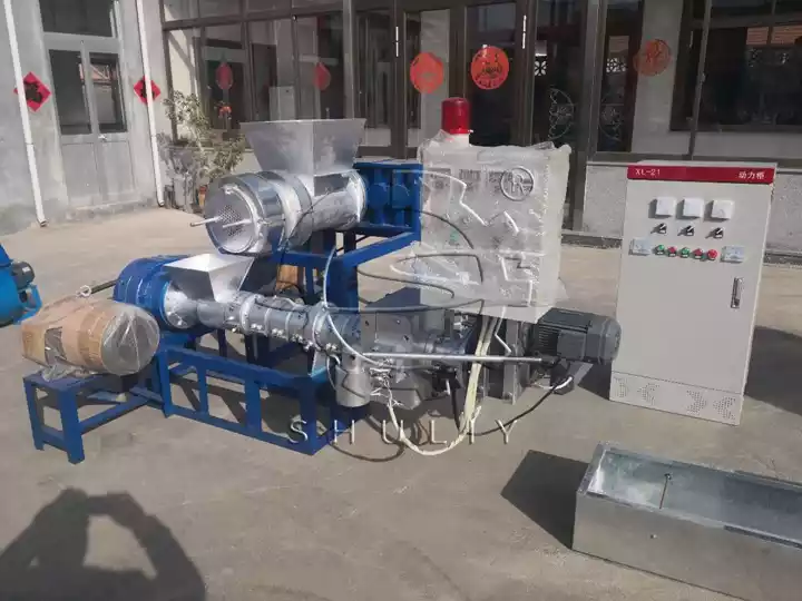 waste plastic granulation machinery